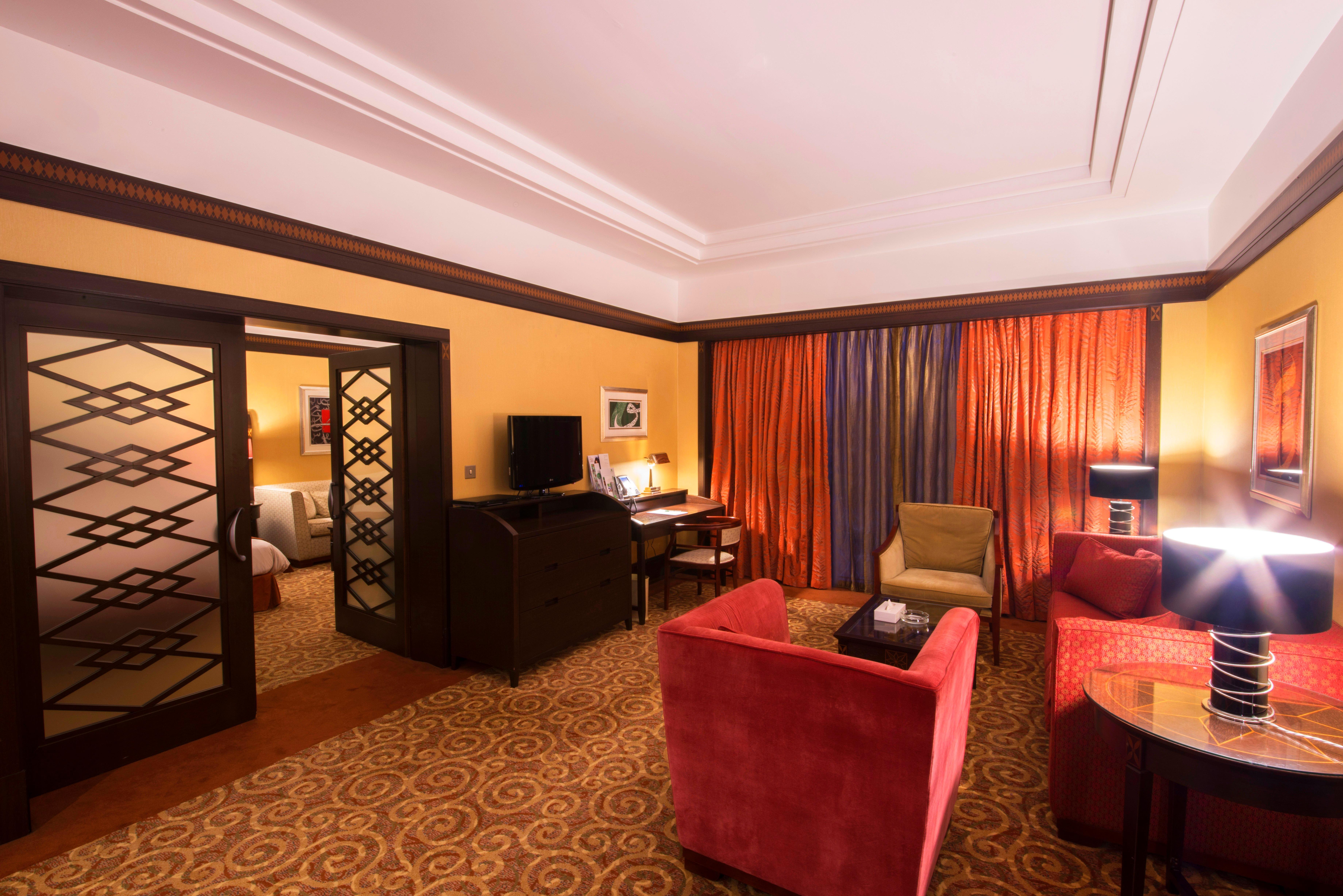 Holiday Inn - Suites Kuwait Salmiya By Ihg クウェート エクステリア 写真