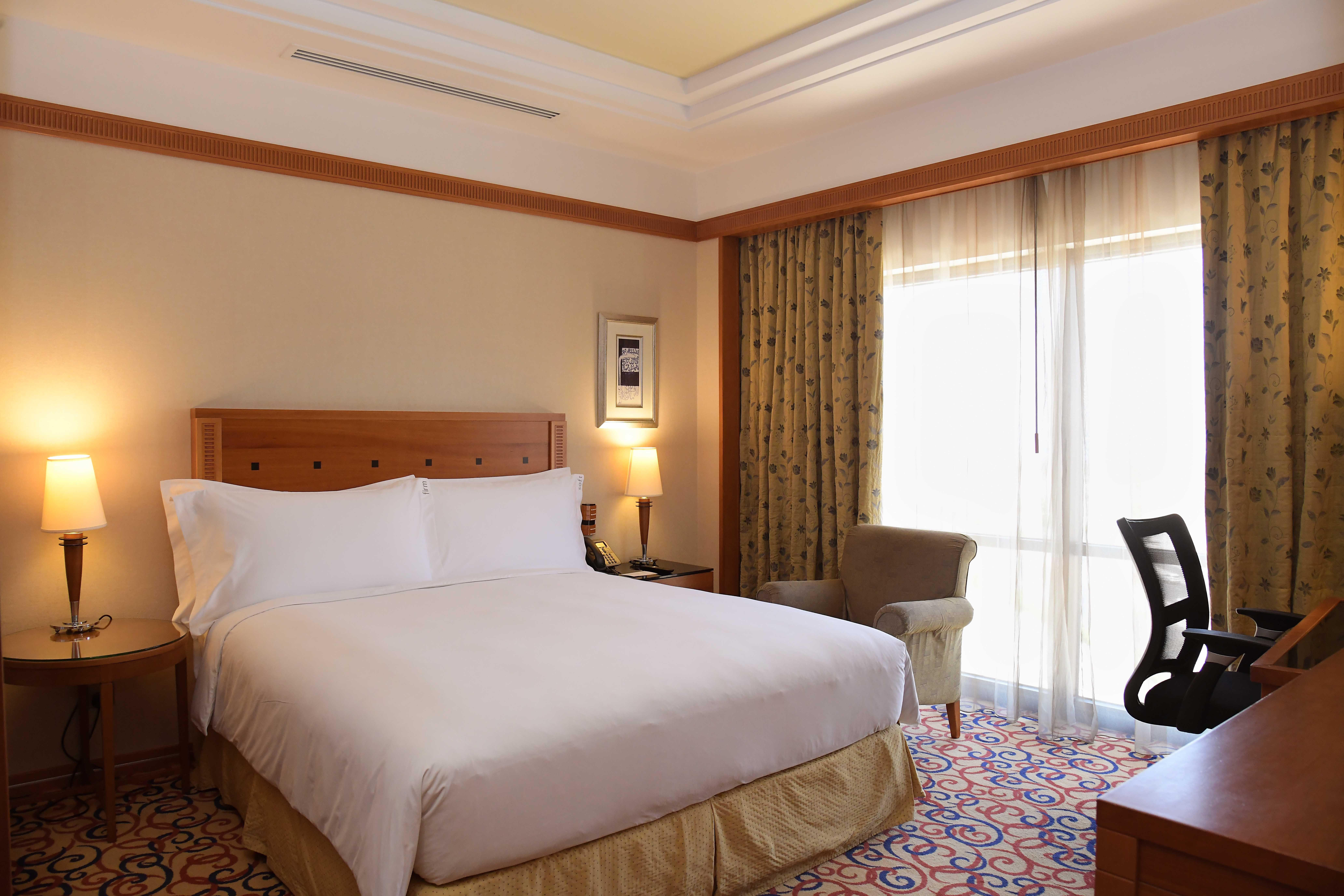 Holiday Inn - Suites Kuwait Salmiya By Ihg クウェート エクステリア 写真